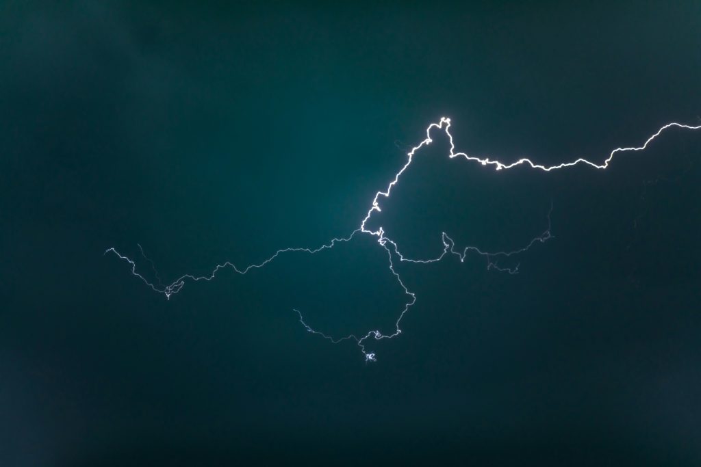 しきあろはフェスタ　雷　豪雨